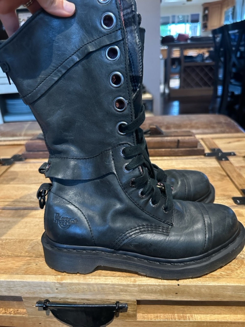 Dr. Martens Triumph 1914